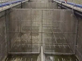 Vertical Wedge Wire Screen Pipe Installation